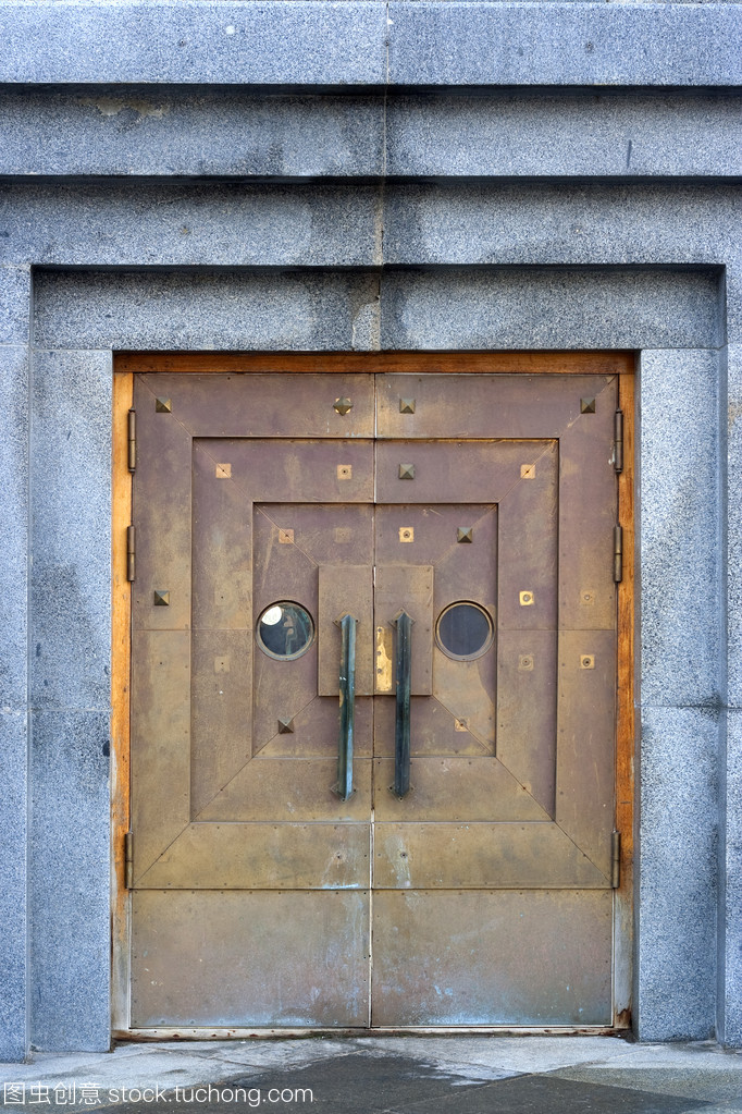 鑄鋁門 金屬門中的藝術(shù)與守護(hù)者